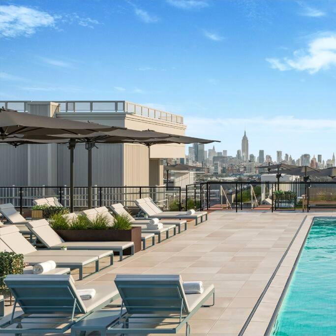 Appartement Freedom Tower View -amenity Packed With Pool -minutes To Nyc