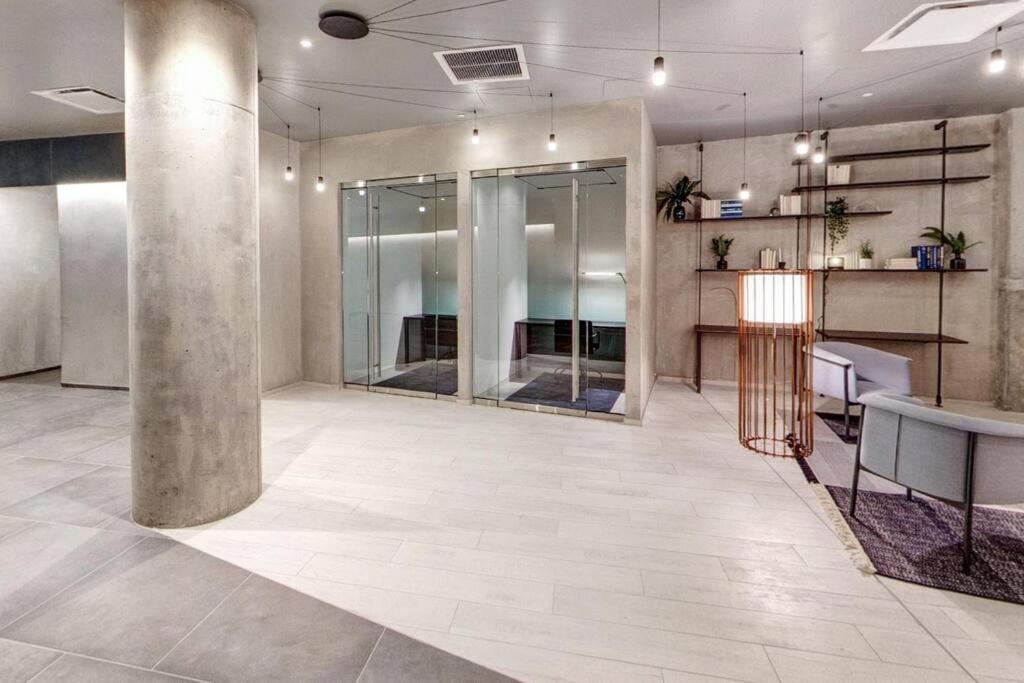 Appartement Freedom Tower View -amenity Packed With Pool -minutes To Nyc